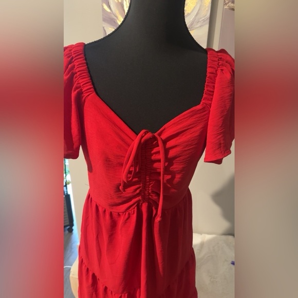 Elegant Red Women's Dress - Picture 3 of 4